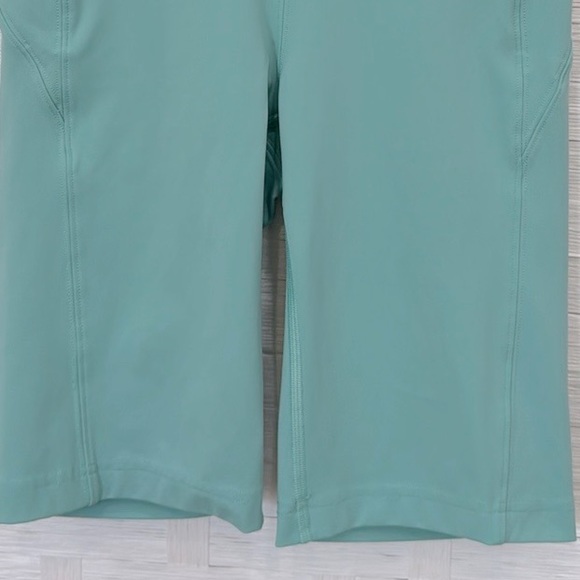 Lululemon On Pace Shorts - Picture 4 of 12